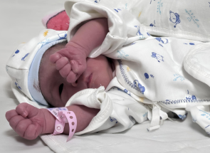 Thiên thần nhỏ đến với ba mẹ vào đầu năm 2025